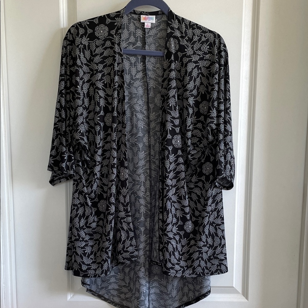Short sleeve kimono / open Cardigan Lularoe Lindsay Black & White loose & flowy